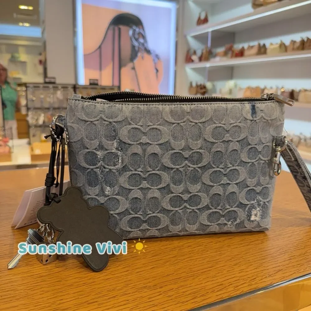 NWT Coach Pouch In Loved Signature Denim With Charms CEU09 Silver/Light Indigo